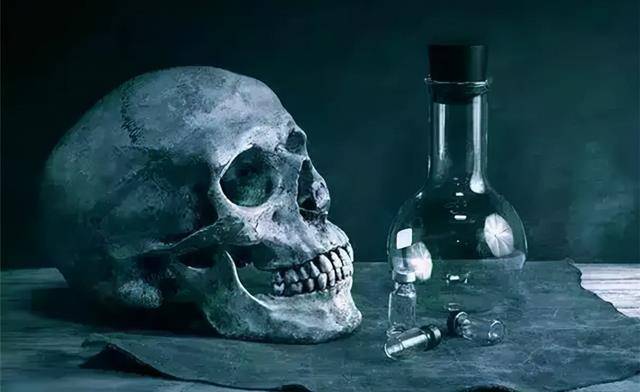 他是《征服》中的神秘大哥,原型更为猖狂,28岁被特警一枪毙命