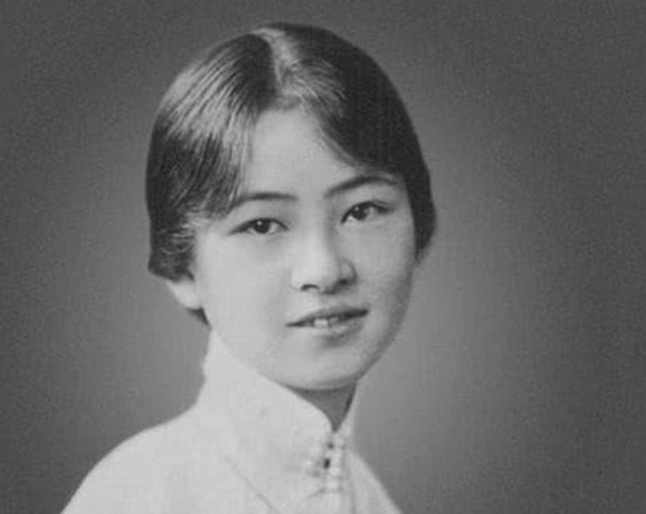 当新中国成立后国内女性们的思想,也得到了彻底觉醒,以林徽因为首的