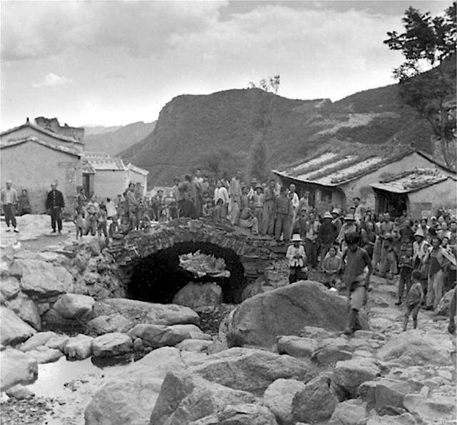 1936年的北京房山区老照片,静悄悄的村庄