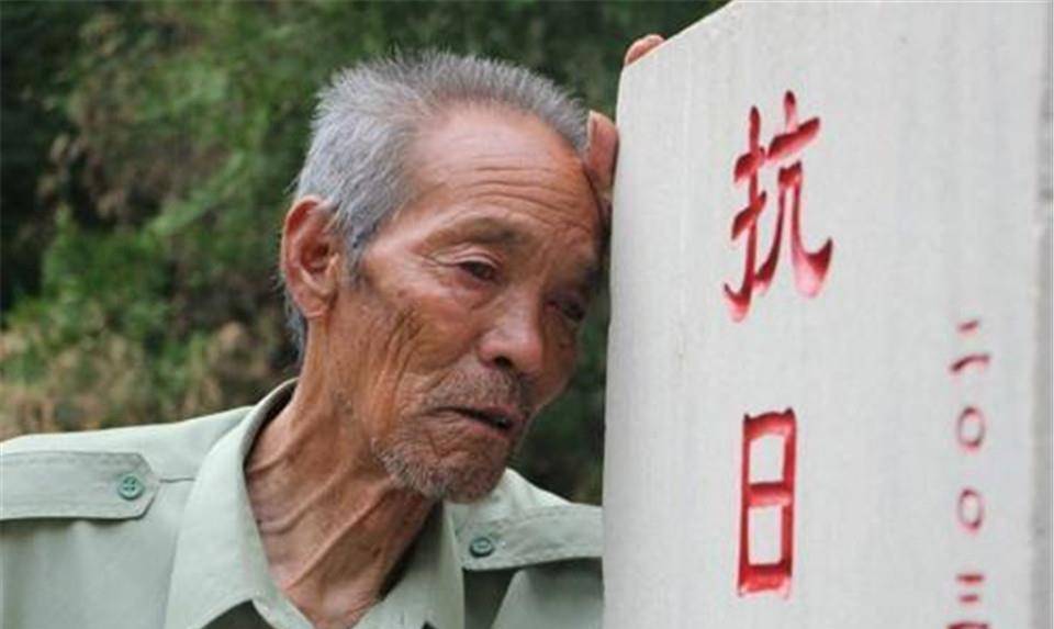 曾和王二小一起放牛的同伴,亲眼目睹王二小牺牲,自愿守墓80年