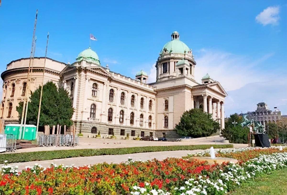 1999年,北约轰炸中牺牲的记者邵云环,今丈夫未娶,儿子继承遗志