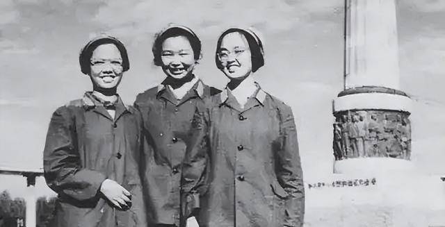 左太北追悼会:三代总理送挽联致哀,儿子沙峰等亲属含泪敬献花圈