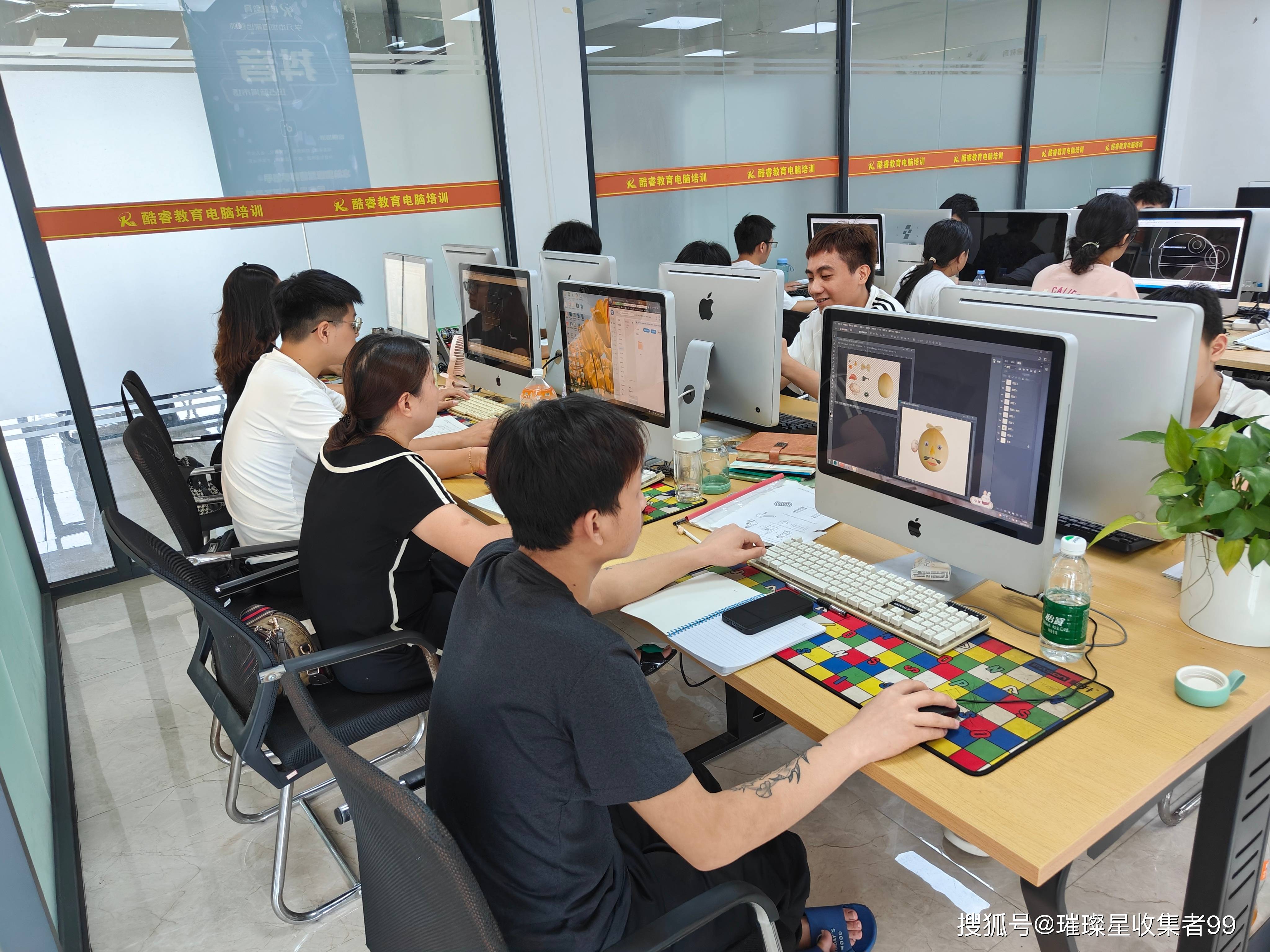 5,ppt幻灯片制作:(ppt广泛应用于商务场合中的会议背景展示,演讲者