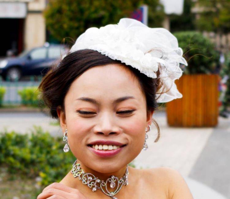 "网红恶女"罗玉凤的荒唐史,原来为了出名真的可以抛弃自我