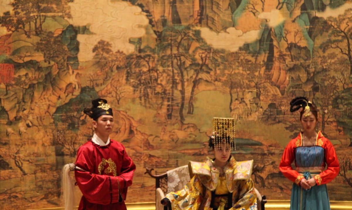 后来还以一个故事,代唐宗李豫把公主嫁给郭子仪的儿子郭暖,小两口吵架