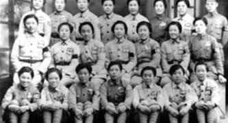 敌匪特冲进房间,要把她带走,她拼死搏斗,终因寡不敌众惨遭杀害