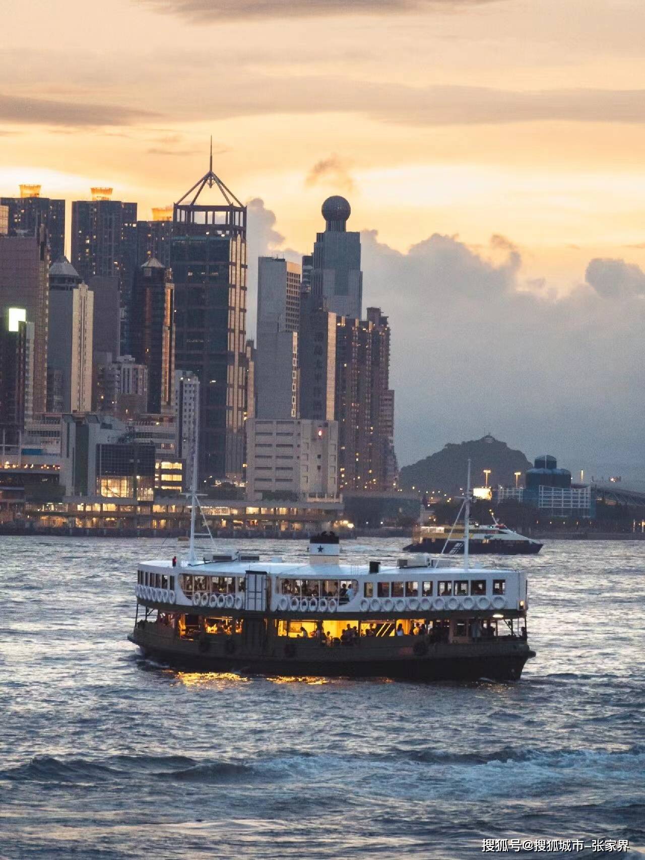 香港经典旅游景点(香港经典旅游景点及美食英语介绍)