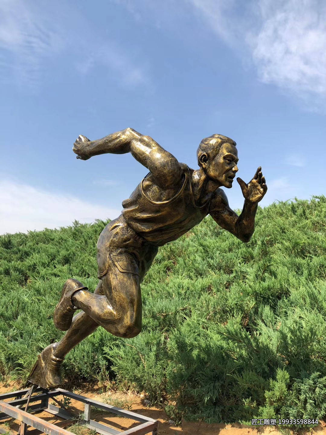 玻璃钢仿铜体育运动人物雕塑 仿真景观摆件装饰