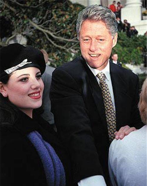 事件已过去21年,被世界遗忘的莱温斯基现如今怎样_特里普_美国_白宫