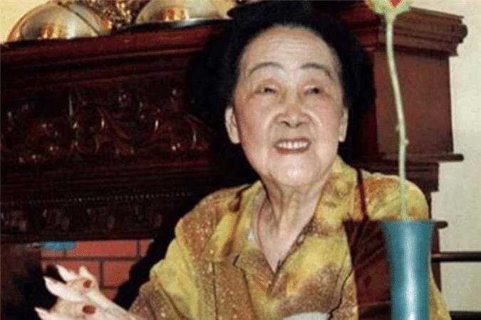 袁世凯孙女袁家倜:63岁创业开西餐厅,今97岁仍精神抖擞