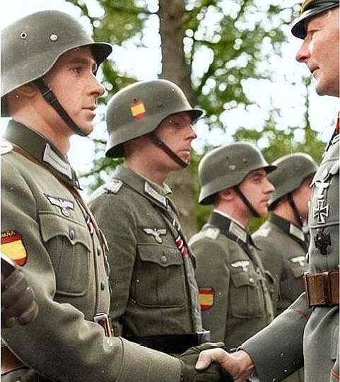 一张图看懂二战时期德国党卫军和国防军区别!请仔细看那敬礼姿势