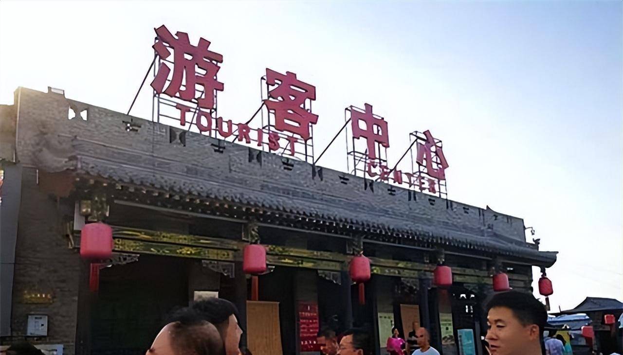 被摘牌后的乔家大院:村民曝假货泛滥,商业街被一天拆完