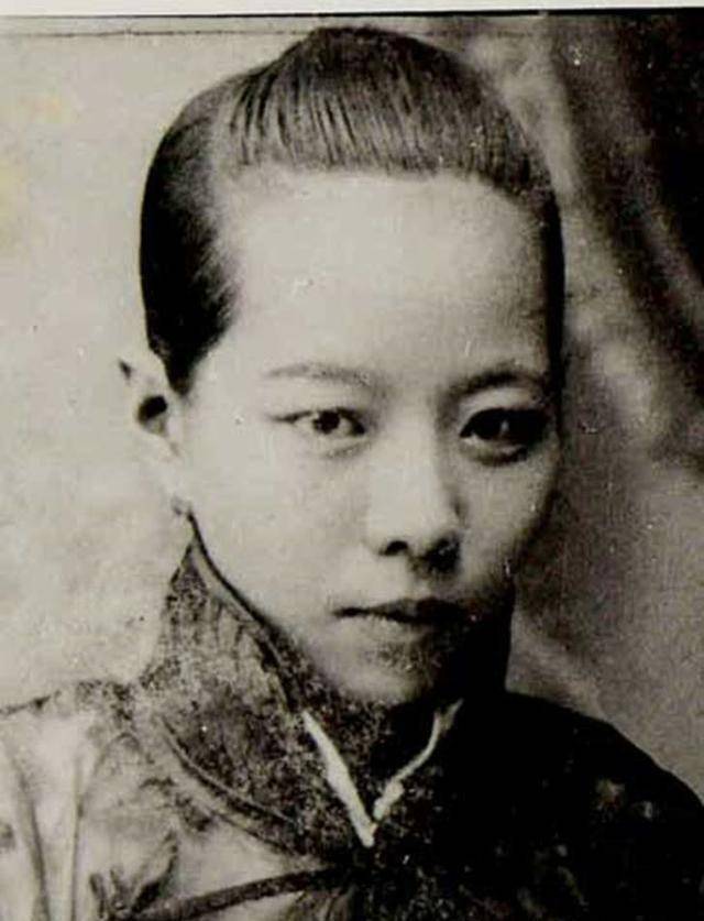 蔡锷死后,小凤仙隐姓埋名两次嫁人,晚年身患老年痴呆症郁郁而终