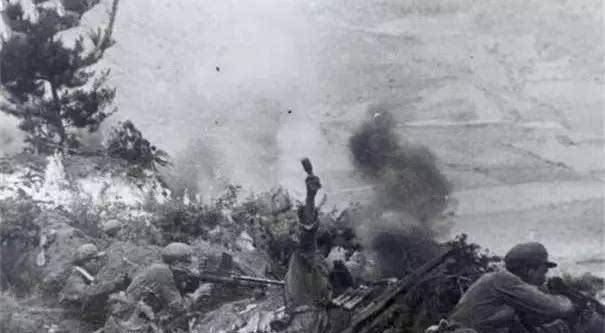 凌云上是广西桂平人,出生于1900年,毕业于国民党中央军校南宁分校第二