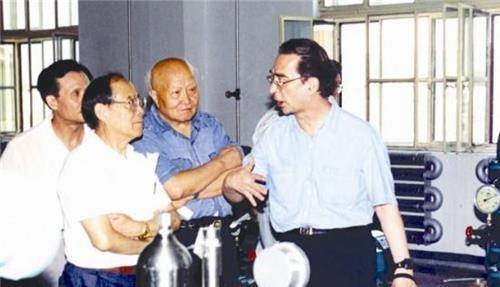 他是中国最帅混血儿,因太有才华遭到同学排挤,后成国家院士_王德民