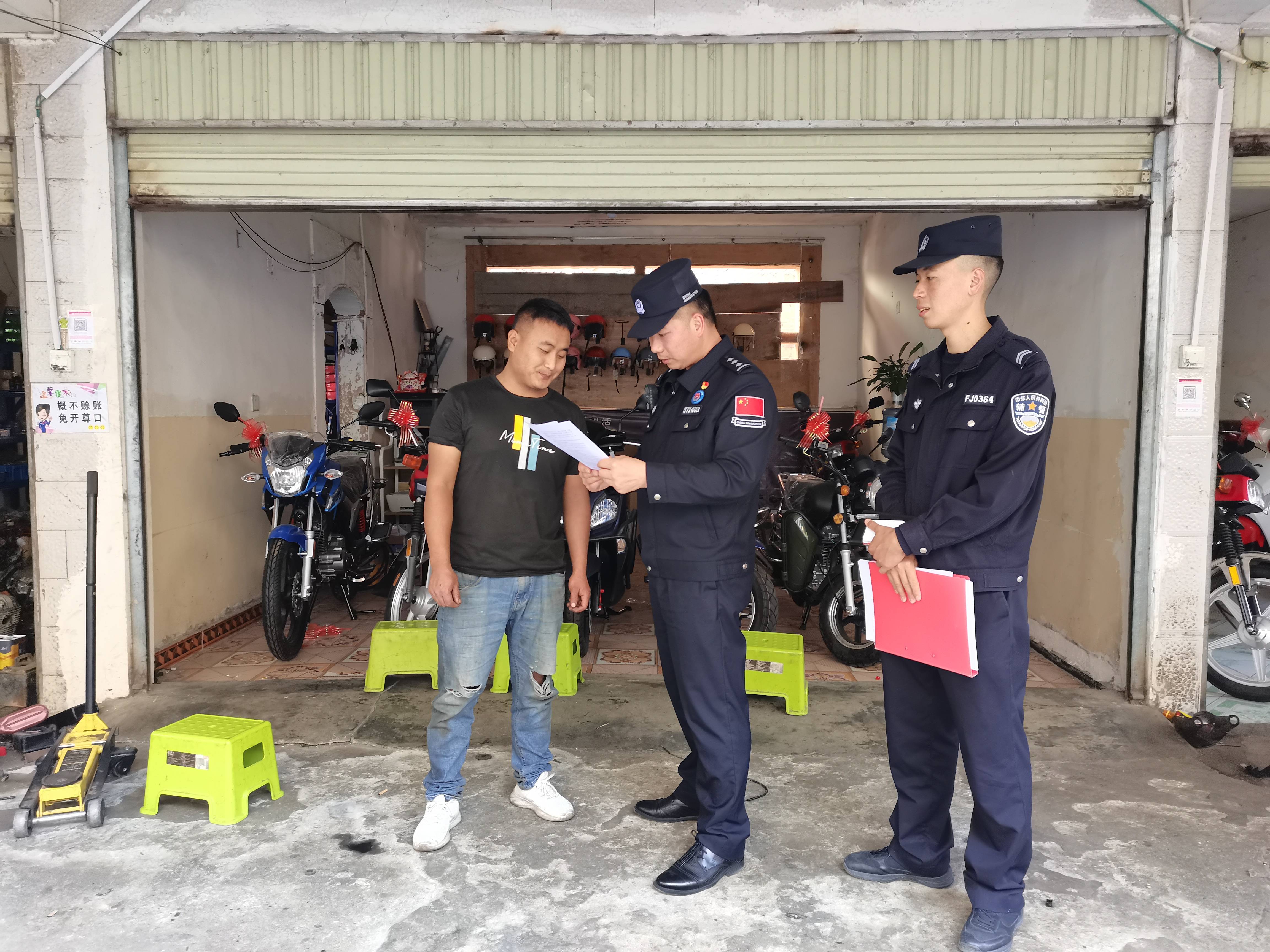 云南怒江:洛本卓边境派出所全面做实社会面管控工作