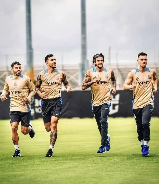 在了迈阿密,这主要是因为该城市是阿根廷球员经常光顾的足球圣地之一