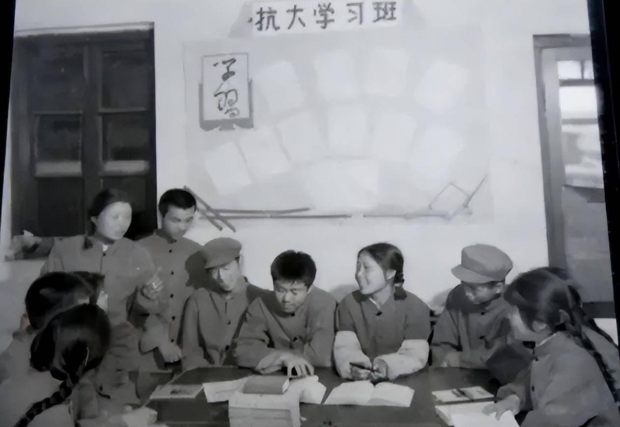 1939年李德回苏联,留在中国的两任中国妻子,后来怎样了?