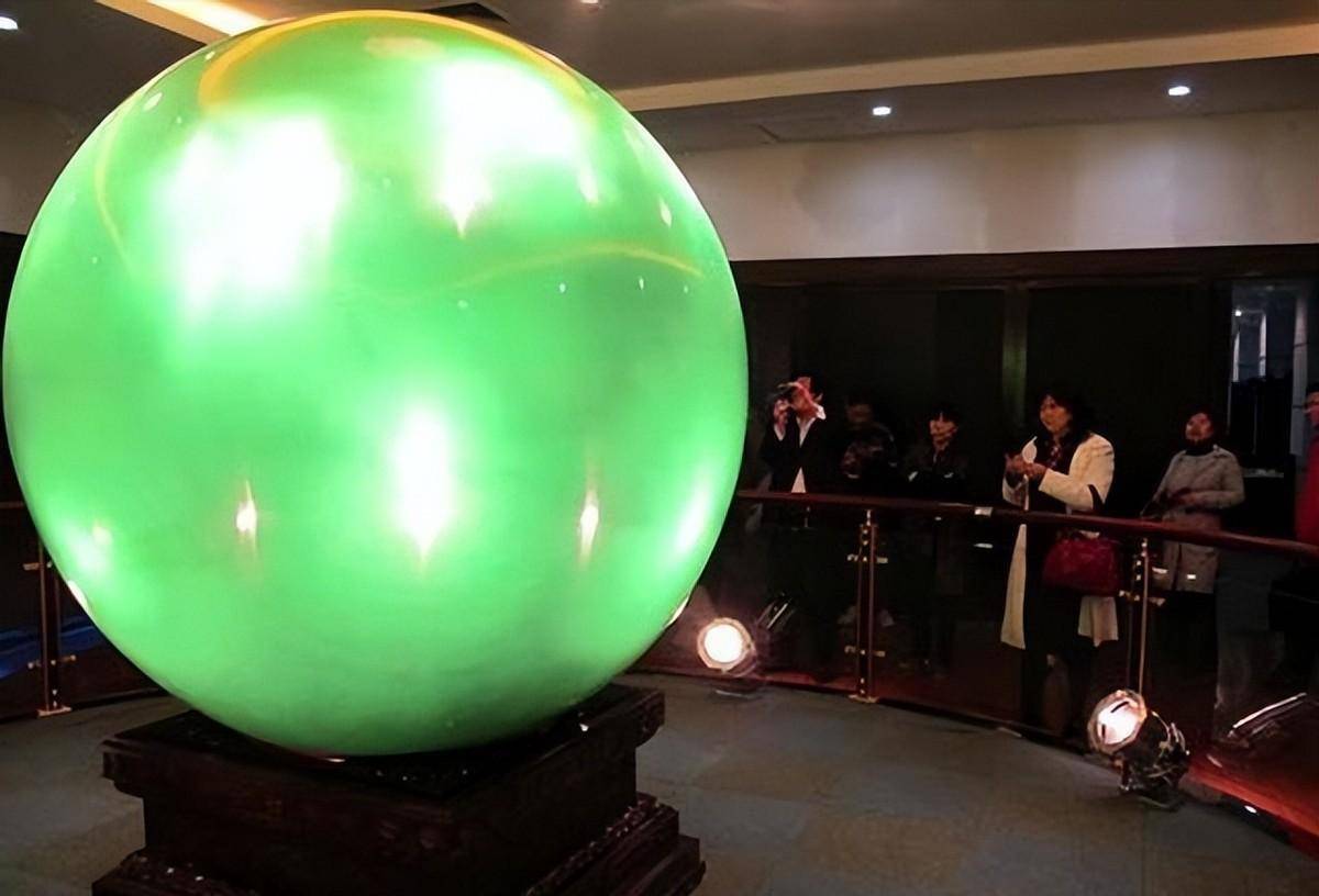 19年前,陕西男子赵社良刨出6吨重夜明珠,估值22亿,今却变路灯