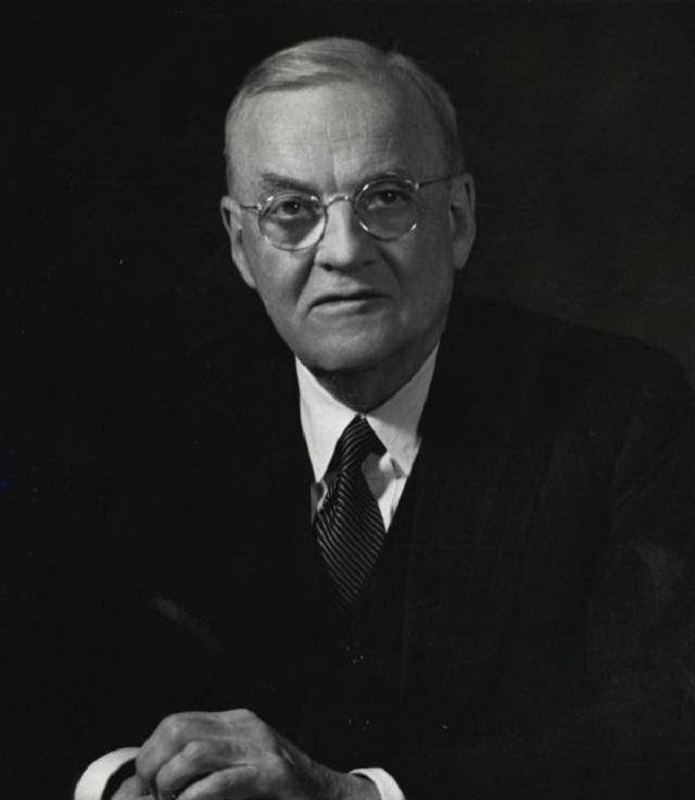 1954年,我空军战斗机误击落英国客机,美国借题发挥引中美空战