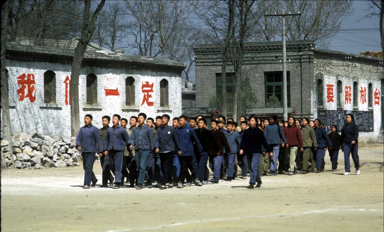 1976年大地震前夕的唐山:出现动物大迁徙怪象,图9小男孩遇难了