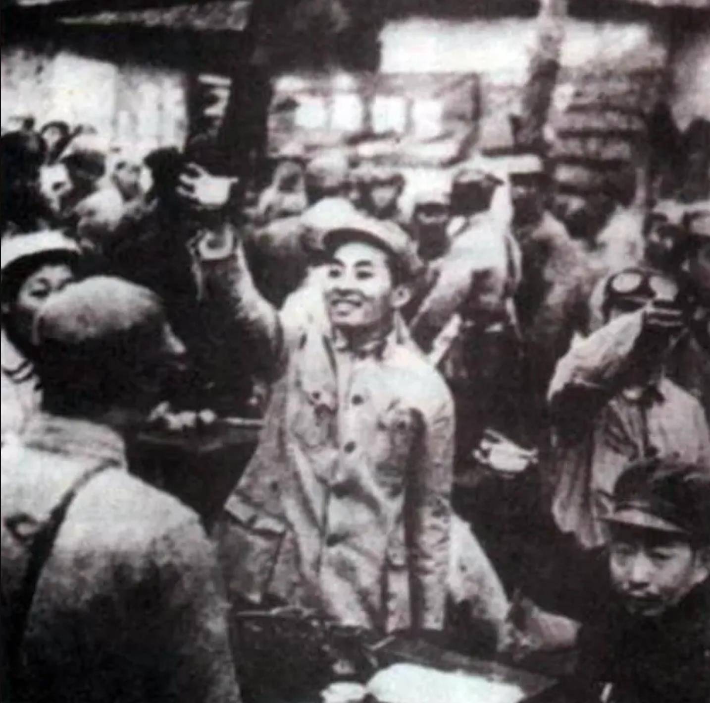 1949年,叶飞率部解放家乡,21年未见的养母倍感惊慌:谁是叶司令