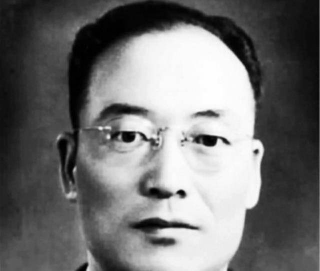 韩练成:深入龙潭虎穴的传奇将军