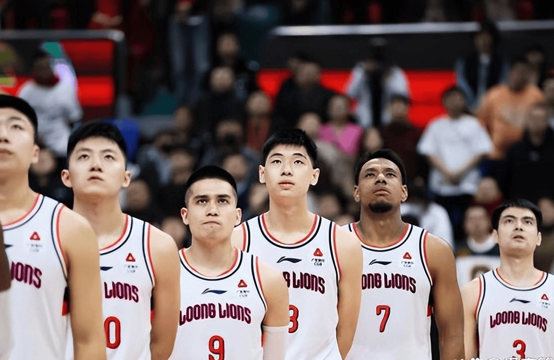 连锁反应!继郭士强上调国家队后,广州龙狮青年队主帅岳鹏飞也离职