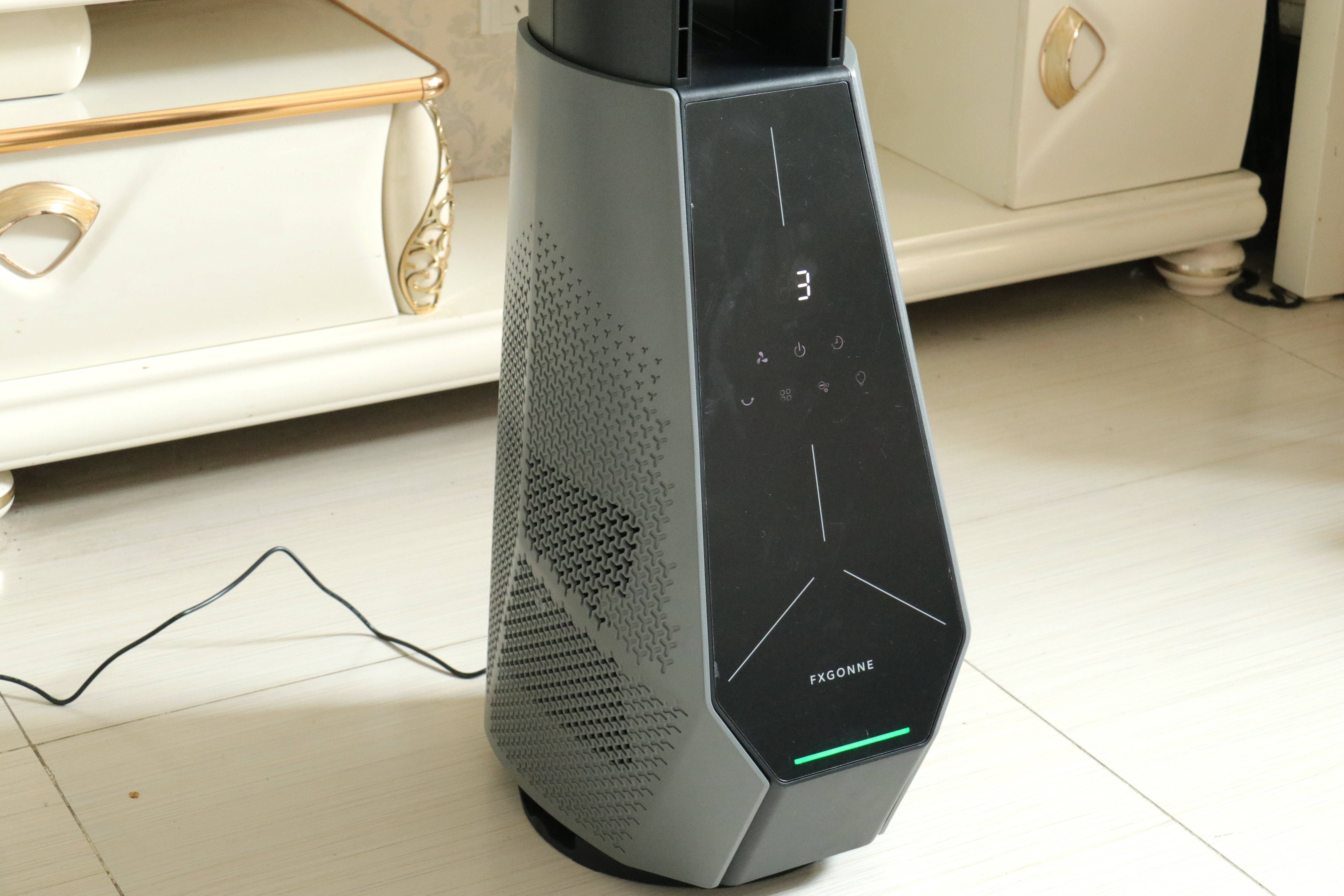 宫菱无叶风扇体验：自带医护级空气过滤净化，双倍凉爽超静音