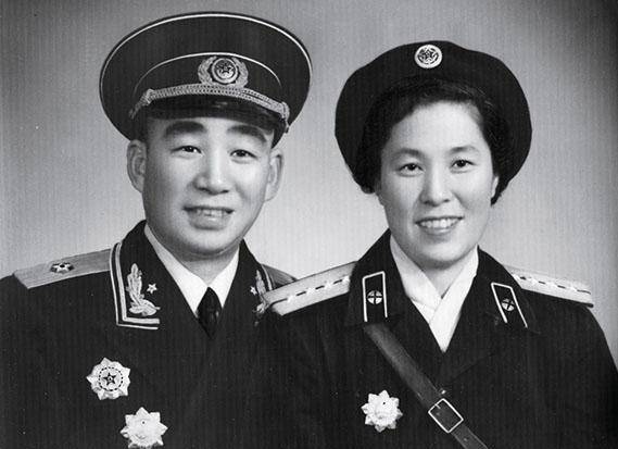 回乡探亲,却在老家遇见儿时童养媳,苦等自己20年_易耀彩_李贞_张凤娥