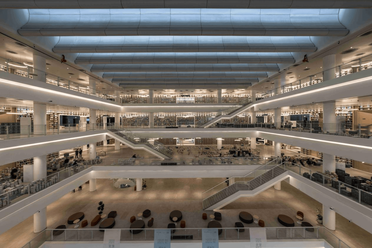 深圳图书馆北馆"魔法藏书阁"火出圈儿!