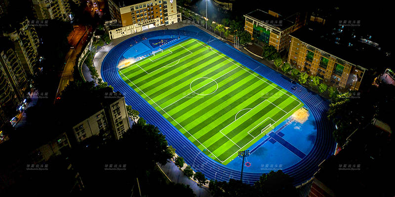 华夏北斗星|点亮学校操场照明灯,照亮学子青春梦想