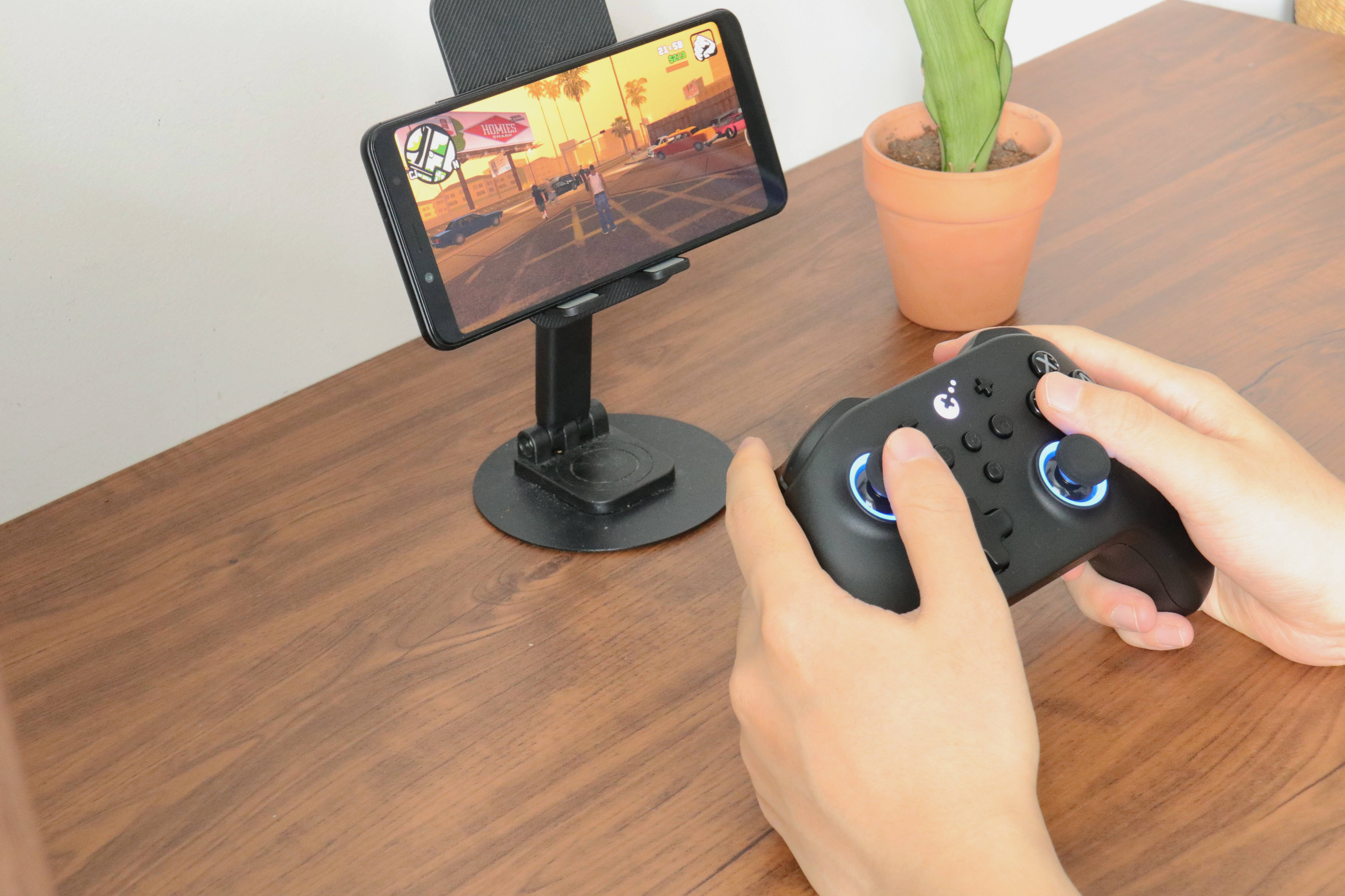 谷粒金刚3Pro游戏手柄体验:双霍尔设计,畅玩多平台游戏