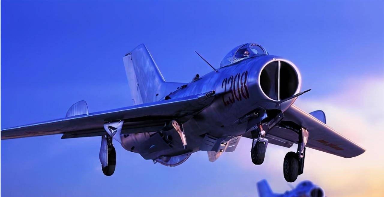 揭秘温州湾空战,敌军发射6枚空空导弹,一枚落地未爆炸被我军缴获