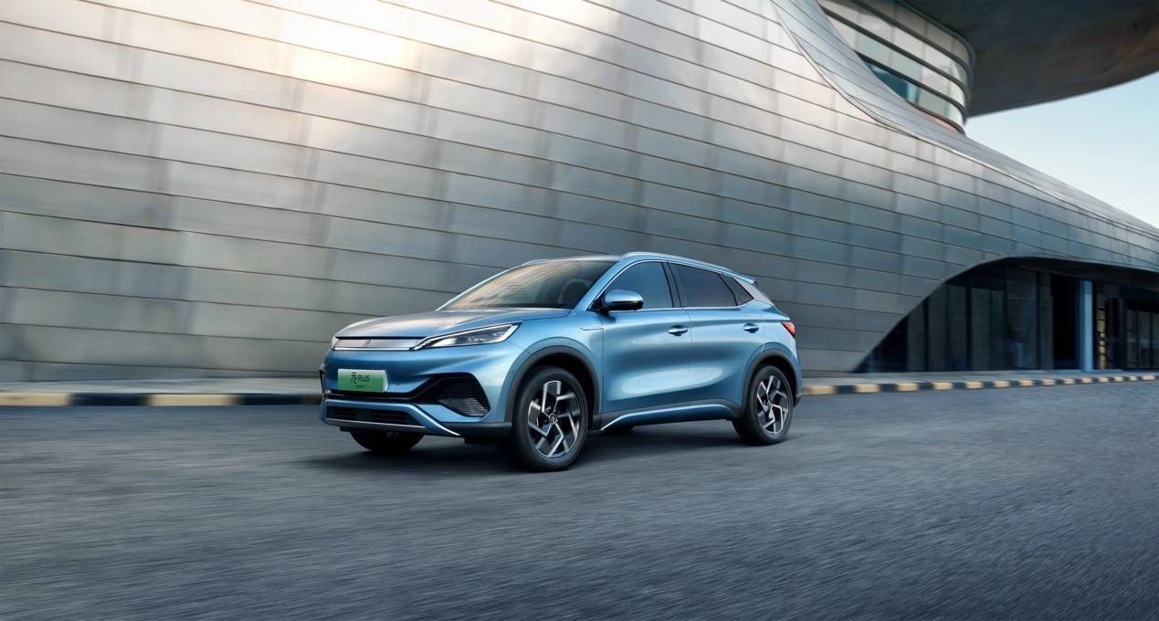 比亚迪元家族累销突破100万辆,元plus和元up双子星耀眼