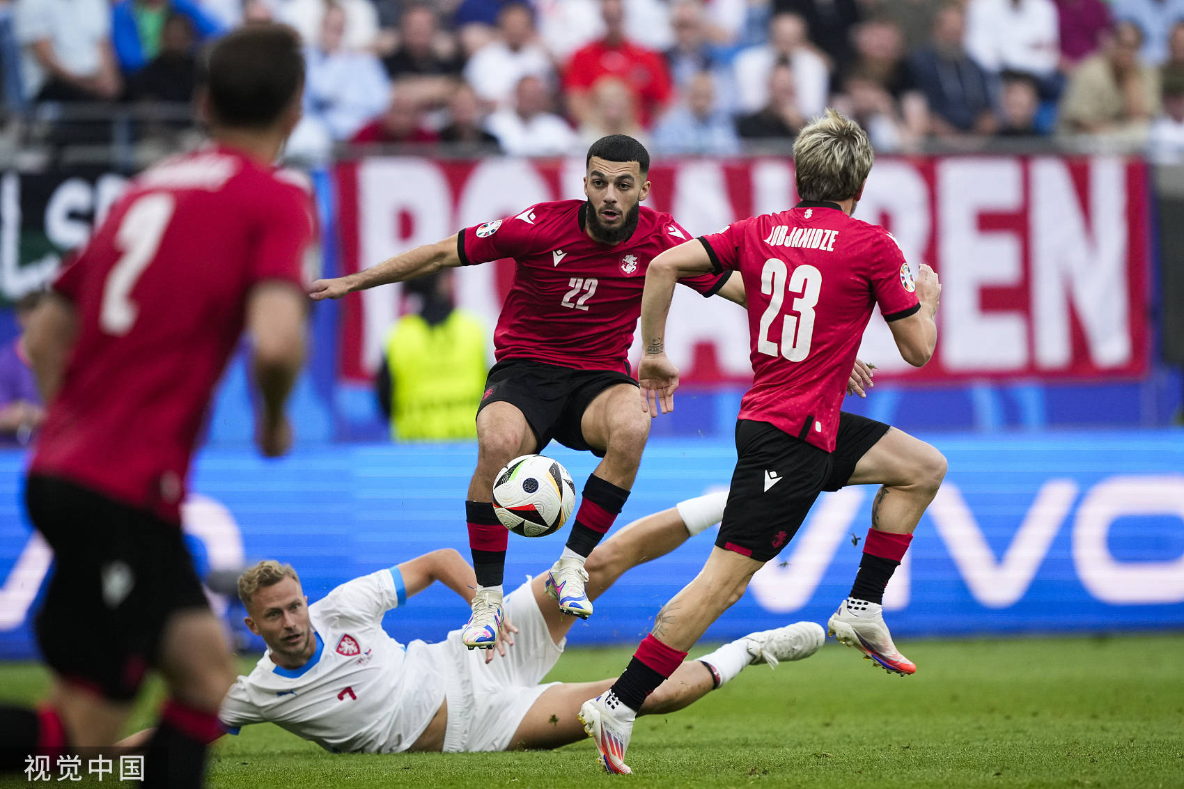欧洲杯-希克得分受伤下场 捷克1-1格鲁吉亚