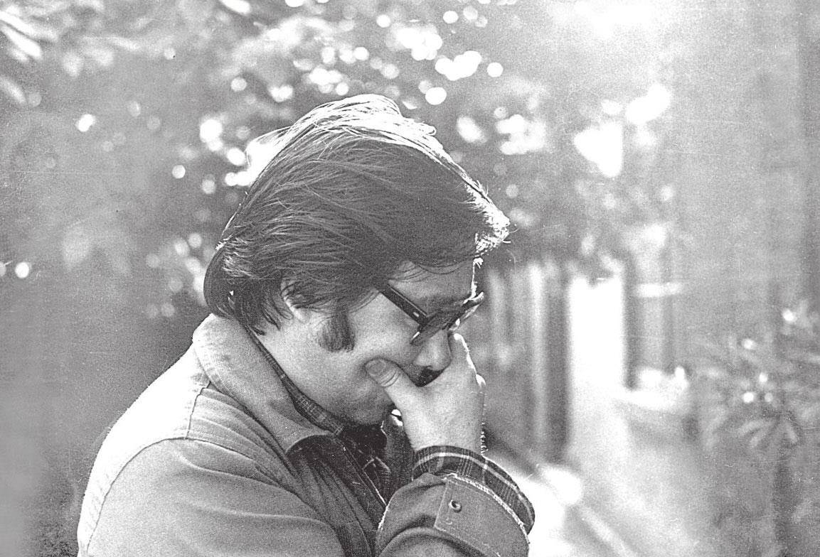 路遥38岁病重,为何选择隐瞒不肯治疗?好友透露:他羞于公开此病