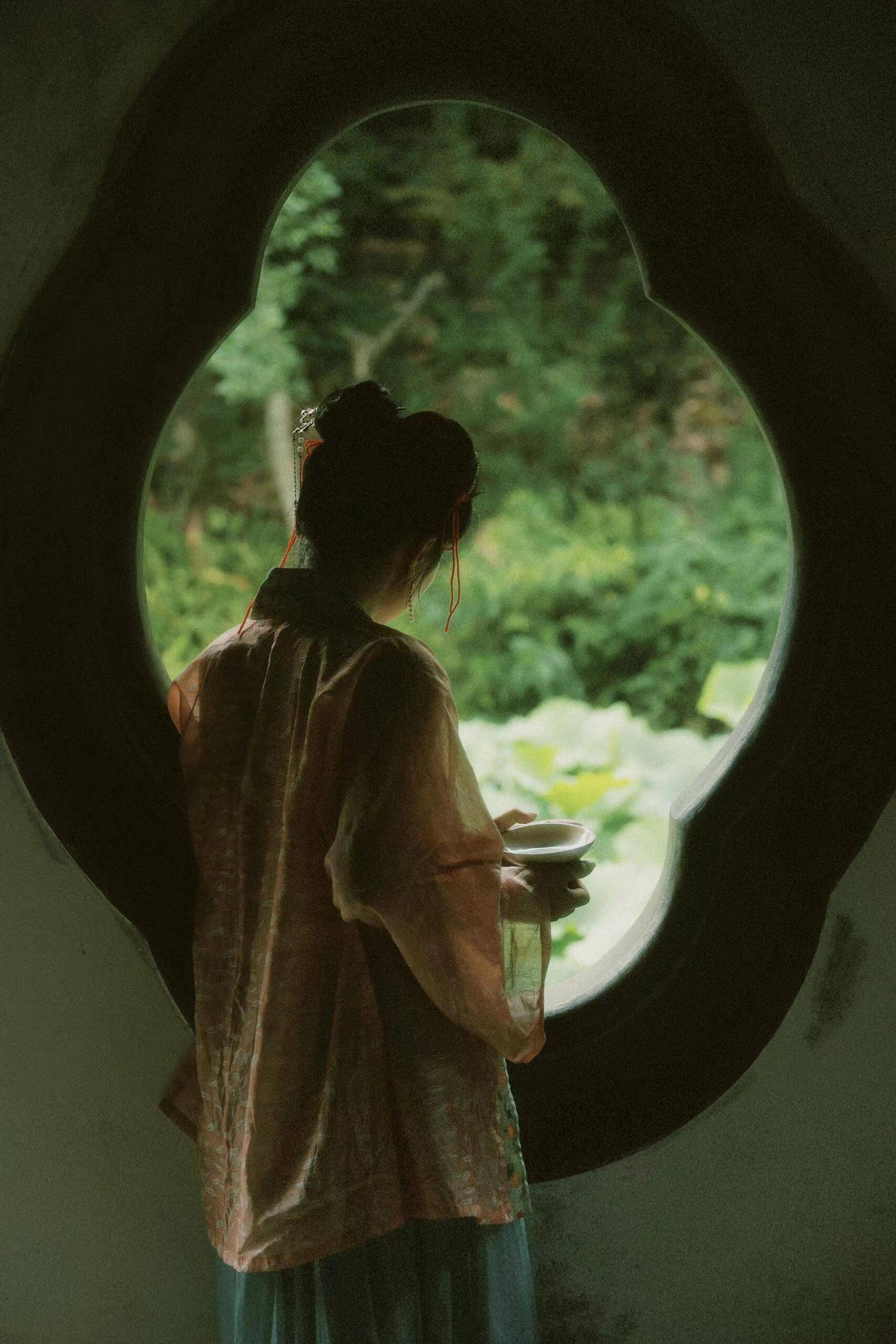 古典创作中的背影杀