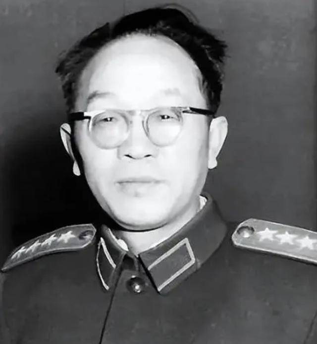 黄克诚:忠诚于革命,刚直不阿的大将军