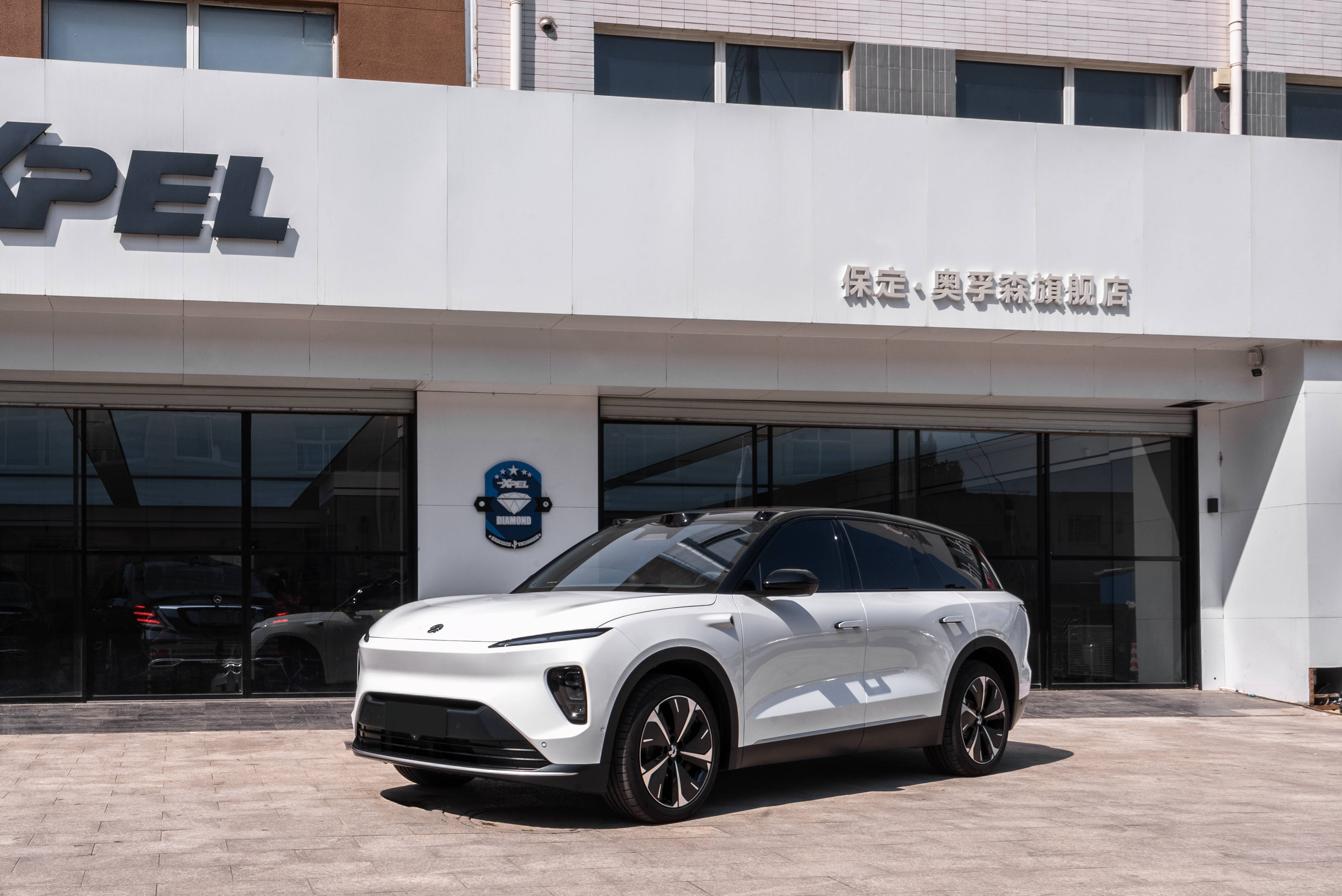 保定xpel奥孚森:隐形车衣究竟能抵抗多大力度的刮擦呢?