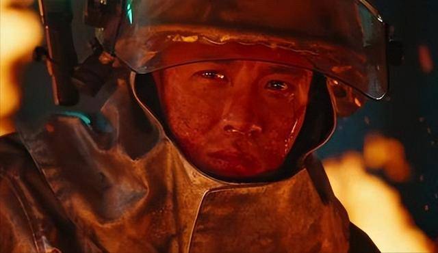 《烈火英雄》:如何用纪实风格的美学,表现出消防员的家国情怀?