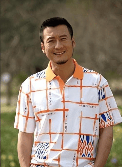 不仅如此,抱有侥幸心理的孙兴还带着女友骆莉娜一起吸毒消磨时光.