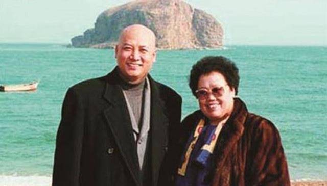 值得一提的是,陈丽华丈夫就是86版《西游记》唐僧扮演者迟重瑞,陈丽华