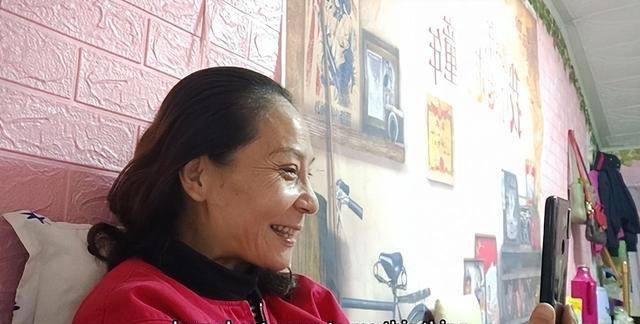 回顾:南京大妈网恋美国老头,每月都能收到零花钱,已经