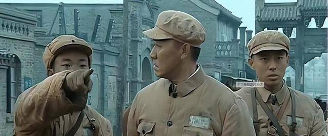 陈毅将军特别撰写了"关于开封,睢杞,洛阳战役的几点总结与说明".