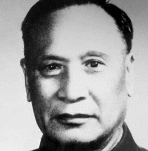 1946年3月17日上午,军统局局长戴笠乘坐飞机从前往飞往上海.