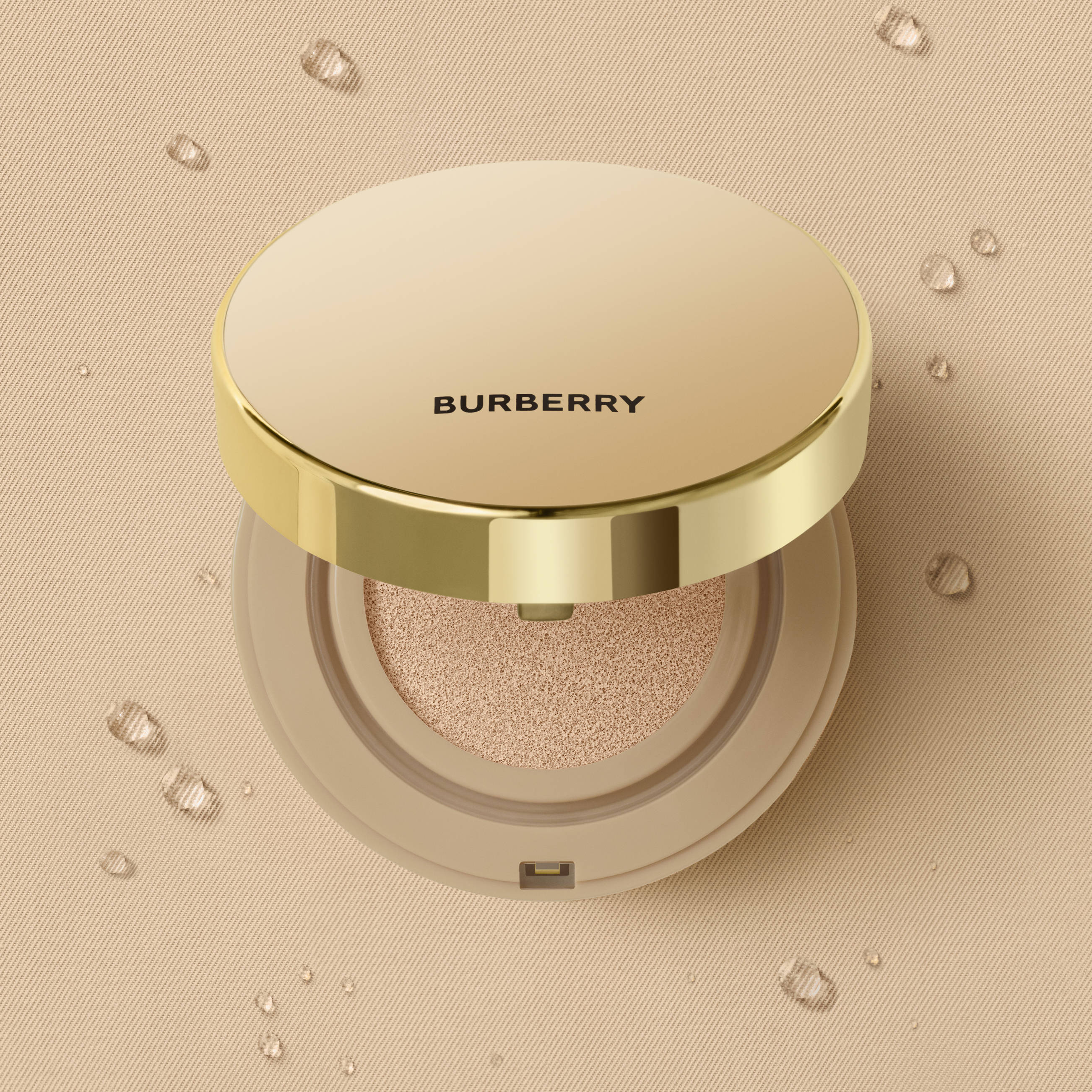 Burberry推出全新風衣氣墊