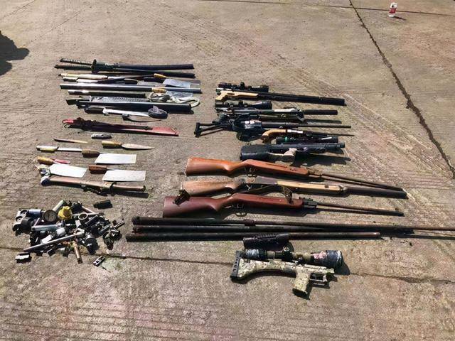 1999年,石二群抢银行208万,被捕时成亿万富翁,娶4个老婆生12子