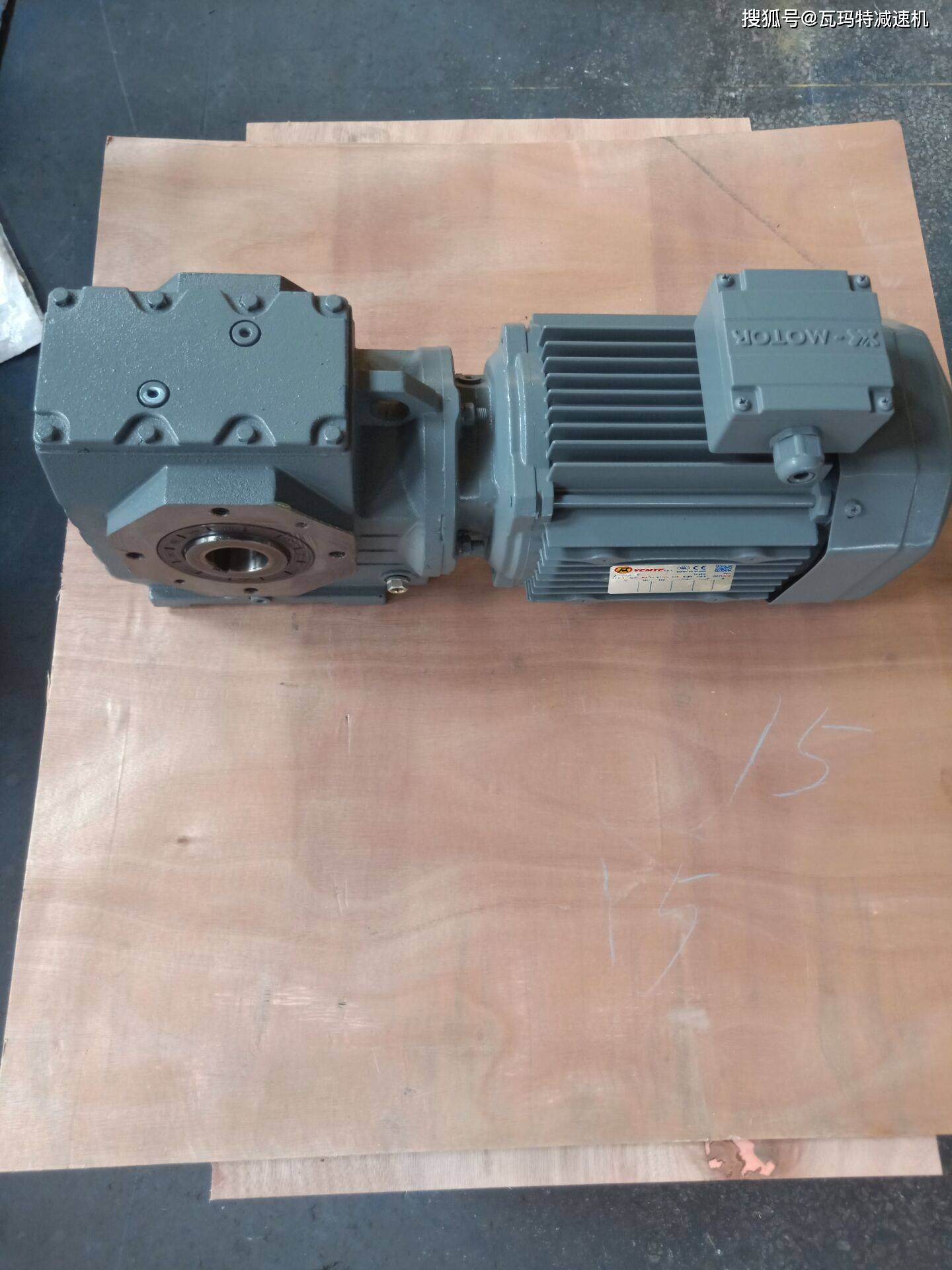 sa47ad空心轴减速机在高温环境下能正常运行吗?