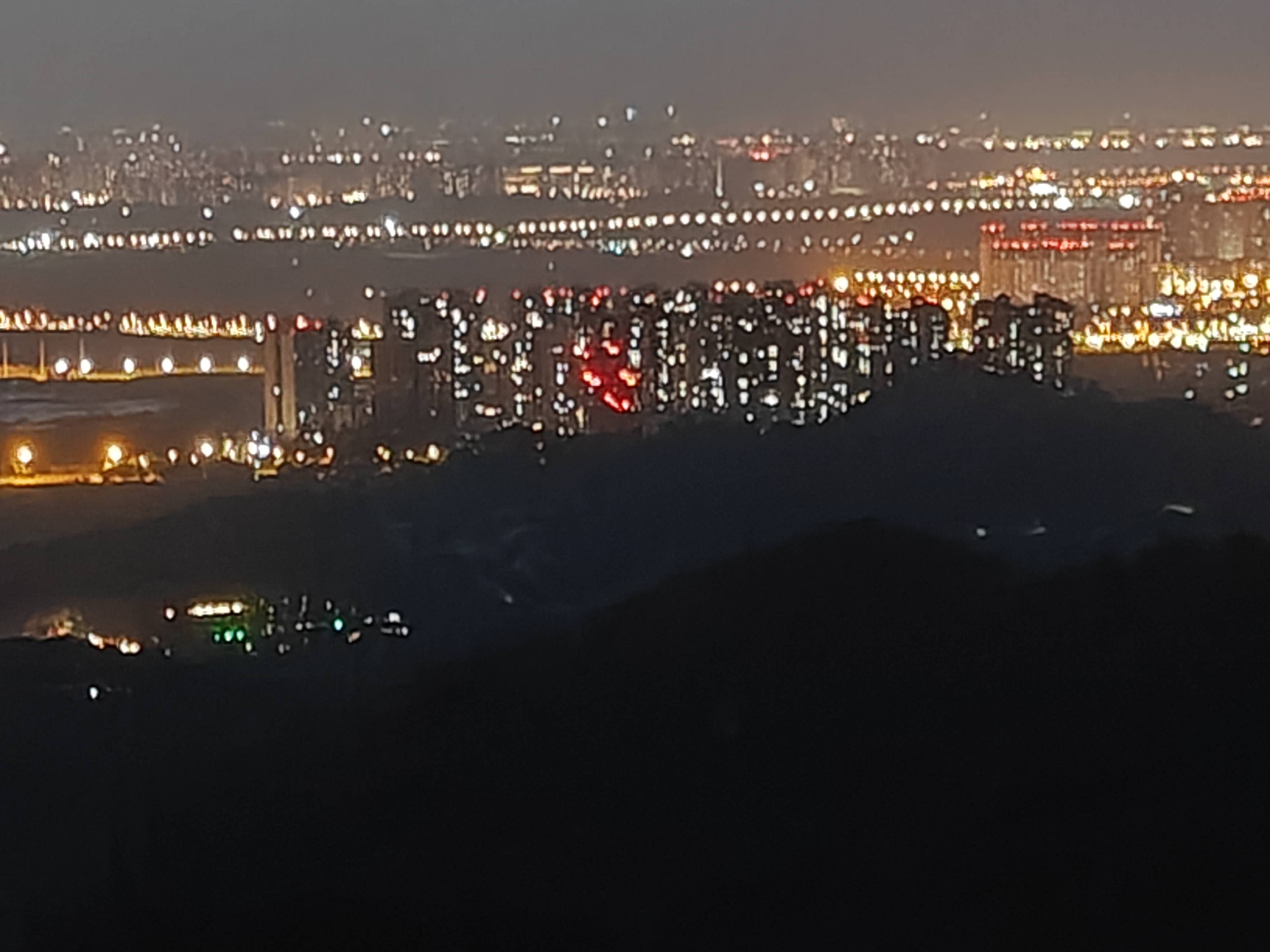 龙泉山夜景图片